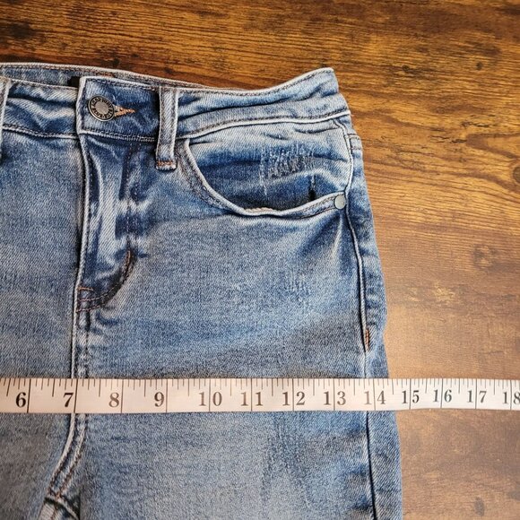 Judy Blue Jeans Shorts Size S Mid Rise Ripped Raw Hem Medium Light Wash Stretch - Picture 7 of 11